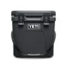 YETI - Roadie 24, Charcoal -Sikkerhetsutstyr Salg 200259 Roadie 24 Campaign Website Assets Charcoal Front Handle Down 1680x1204 31ef59e1 70ba 4a94 8254 9ea873463d9c 1024x1024 2x
