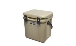 YETI - Roadie 24, Tan -Sikkerhetsutstyr Salg 200259 Roadie 24 Campaign Website Assets DesertTan Quarter Lid Closed 1680x1204 6f42cc9b e67c 4642 bdbb c4aa5f86525d 1024x1024 2x